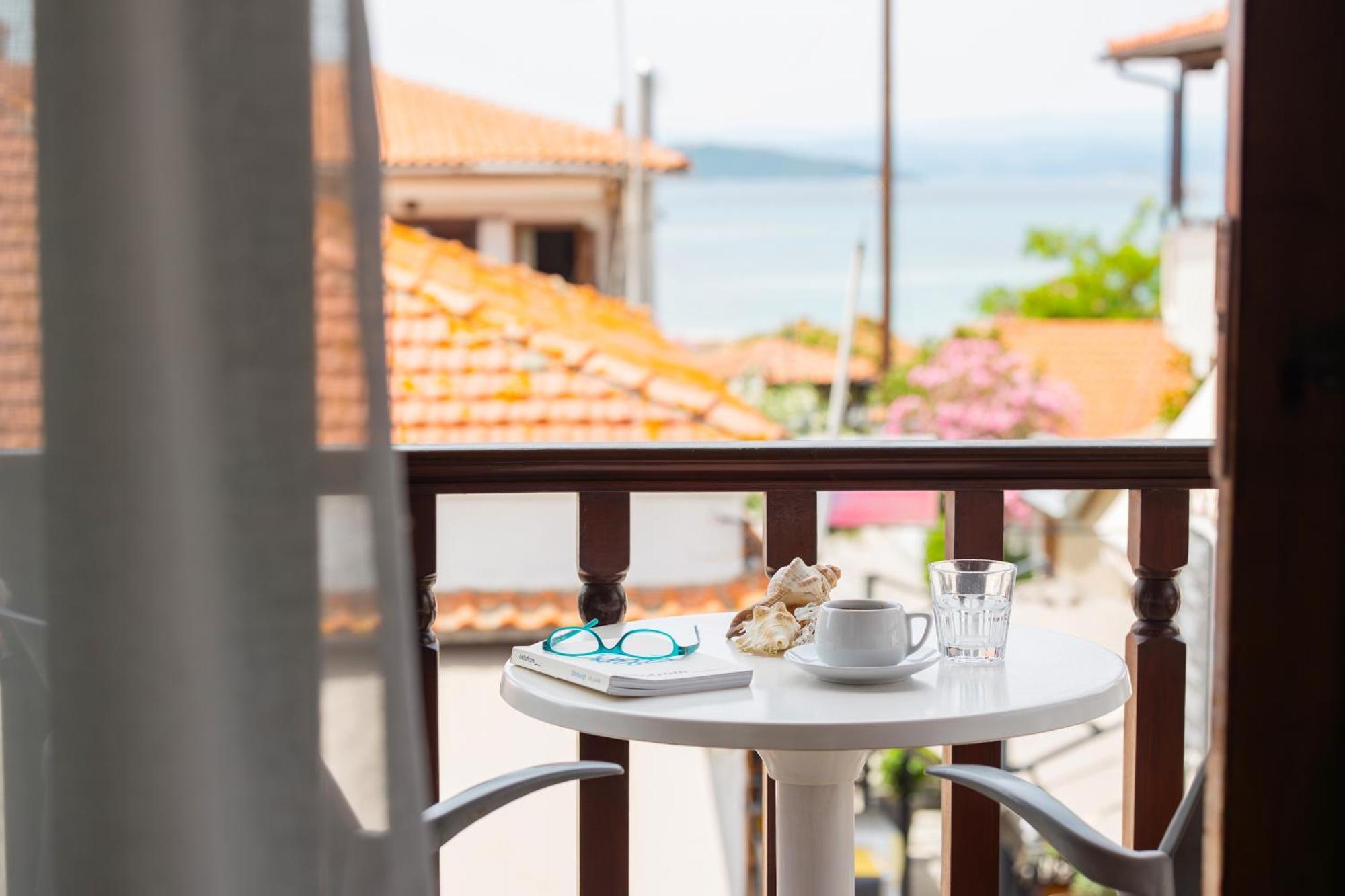 Athos Guest House Pansion Ouranoupoli Exterior foto